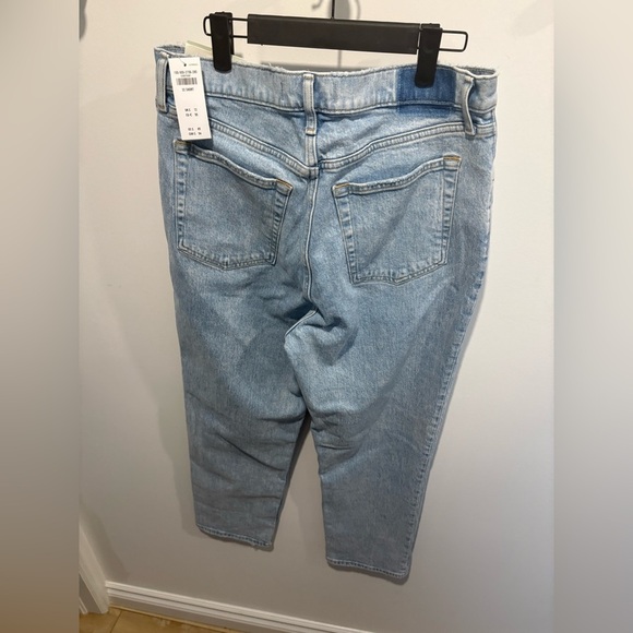 NWT- 90s Ultra high rise straight leg Jean - Abercrombie & Fitch - Short - Picture 2 of 5